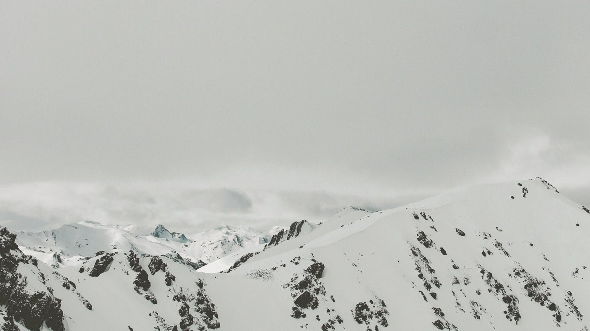 Berglandschaft im Winter mit Schnee